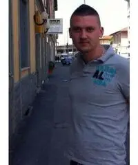 25 Enne/Manutenzione Ferroviaria/Posa Pellicole/Operaio 25 Enne/Manutenzione Ferroviaria/Posa Pellicole/Operaio