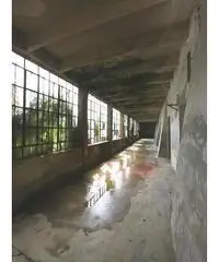 Loft primi 900 in area industriale per servizi fotografici e video.