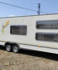 Caravan KNAUS modello 650 TK SUDWIND doppio asse