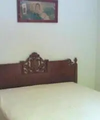 Vendesi casa su tre livelli Vendesi casa su tre livelli