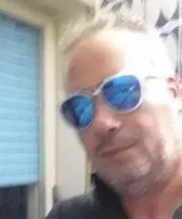 Uomo di 43 serio cerca donna over 40 scopo matrimonio Uomo di 43 serio cerca donna over 40 scopo matrimonio