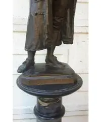 Bronzo di Cesare Beccaria Bronzo di Cesare Beccaria
