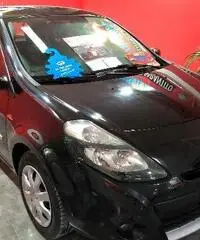 RENAULT Clio 1 . 5 DIESEL - 2011 RENAULT Clio 1 . 5 DIESEL - 2011