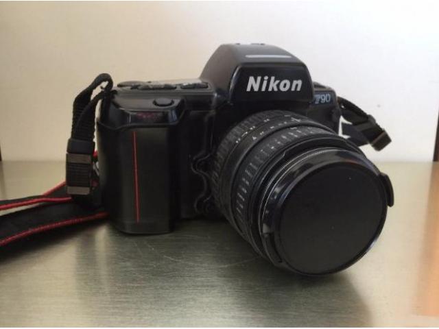 Fotocamera Nikon F90 + Obiettivo 24-70 mm Tamron