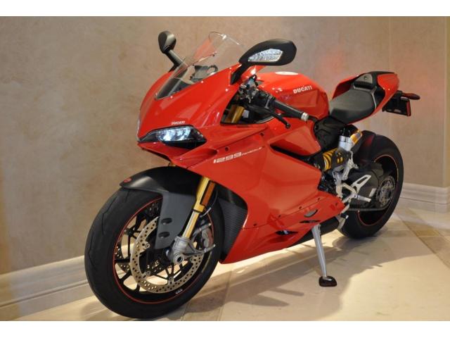 2017 Ducati SUPERBIKE 1299 PANIGALE S