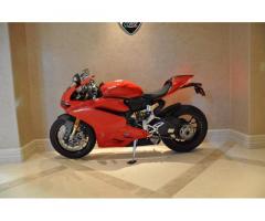 2017 Ducati SUPERBIKE 1299 PANIGALE S