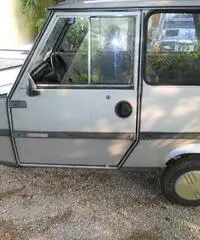 Piccola vettura Piccola vettura