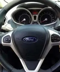 FORD FIESTA 1200 VERSIONE TITANIUM