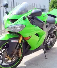 Moto da Pista Kawasaki Ninja 1000 ZX 10 R 	Condividi: