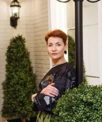 Alla, 55 anni