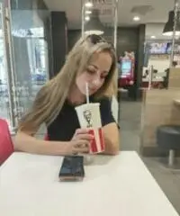 Katerina, 36 anni, buddista