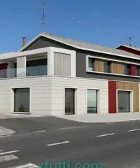 Locale ad uso commerciale direzionale Locale ad uso commerciale direzionale