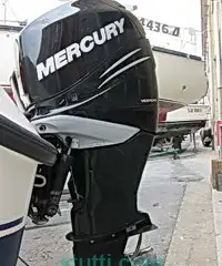 Boston Whaler Conquest 305 motori Verado due per 300 cv