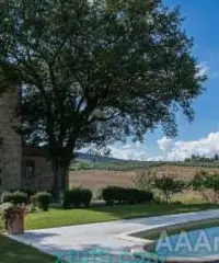 Vendesi a Sarteano-Siena casale ristrutturato con cura Vendesi a Sarteano-Siena casale ristrutturato con cura