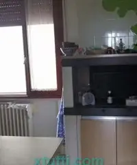 Vendesi a Chianciano appartamento di circa 250 mq con garage