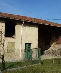 Villafranca d’Asti (AT) - Casale indipendente - 15 locali Villafranca d’Asti (AT) - Casale indipendente - 15 locali