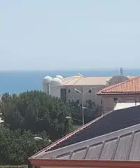 Palazzo 4 piani 150 m dal mare, zona residenziale Palazzo 4 piani 150 m dal mare, zona residenziale