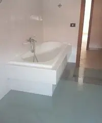 Palazzo 4 piani 150 m dal mare, zona residenziale Palazzo 4 piani 150 m dal mare, zona residenziale