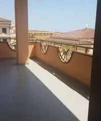 Palazzo 4 piani 150 m dal mare, zona residenziale Palazzo 4 piani 150 m dal mare, zona residenziale