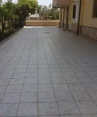 Palazzo 4 piani 150 m dal mare, zona residenziale Palazzo 4 piani 150 m dal mare, zona residenziale