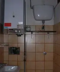 NEGOZIO FRONTE STRADA NEGOZIO FRONTE STRADA