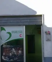 NEGOZIO FRONTE STRADA NEGOZIO FRONTE STRADA