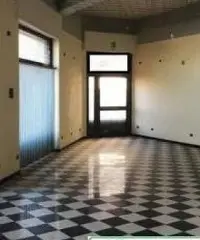 Negozio mq 120, Tivoli, Via Tiburtina Negozio mq 120, Tivoli, Via Tiburtina