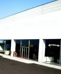 Capannone commerciale / industriale Capannone commerciale / industriale