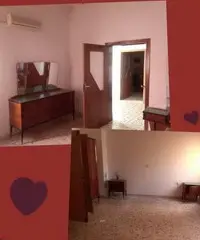 Imm. 2 piani in via Roma a Siamaggiore, 8 vani +locale comme