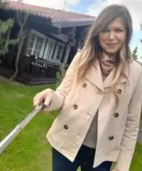 Bella donna cerca un uomo serio Bella donna cerca un uomo serio