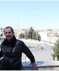 UOMO CERCA RAGAZZA SERIA PER FIDANZAMENTO
