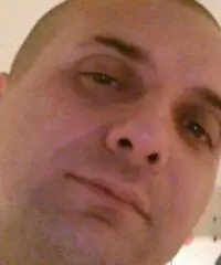 Ragazzo 39 anni cerca ragazza seria per convivenza Ragazzo 39 anni cerca ragazza seria per convivenza