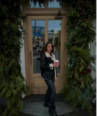 Nelia, 28 anni Nelia, 28 anni