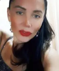 Sono una donna semplice di 45 anni Sono una donna semplice di 45 anni