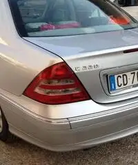 ALTERNATORE MERCEDES C220 DEL 2003 AFREDATO CON AQUA