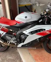 Vendo o scambio Yamaha r6