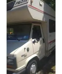 Camper mansardato Pilote piccolo Camper mansardato Pilote piccolo
