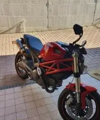 Ducati monster 696 2009