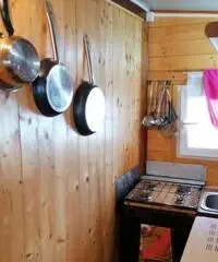 Roulotte con preingresso e pompeiana camping Roana Roulotte con preingresso e pompeiana camping Roana