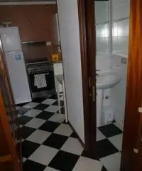 Ampia camera con bagno e due ingressi indipendent