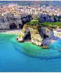 Tropea centro vicino al mare