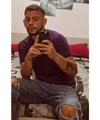 Ragazzo con massima serietà Ragazzo con massima serietà