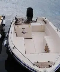 Barca motore carello omologato Barca motore carello omologato