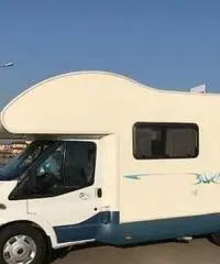 Camper Rimor Sky50 Compatto 6 posti a Camper Rimor Sky50 Compatto 6 posti a