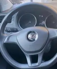 VOLKSWAGEN Polo 5ª serie - 2015