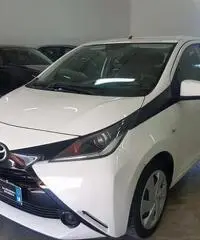 Toyota aygo 1.0 benzina 2016autom Toyota aygo 1.0 benzina 2016autom