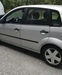 Ford Fiesta 2003 5P. 1-4 BENZ/METANO #AUTO2000srl Ford Fiesta 2003 5P. 1-4 BENZ/METANO #AUTO2000srl