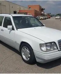 Mercedes W124 E250 TD - E 250 - W 124 1990 Mercedes W124 E250 TD - E 250 - W 124 1990