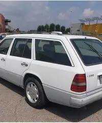 Mercedes W124 E250 TD - E 250 - W 124 1990 Mercedes W124 E250 TD - E 250 - W 124 1990