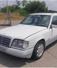 Mercedes W124 E250 TD - E 250 - W 124 1990 Mercedes W124 E250 TD - E 250 - W 124 1990